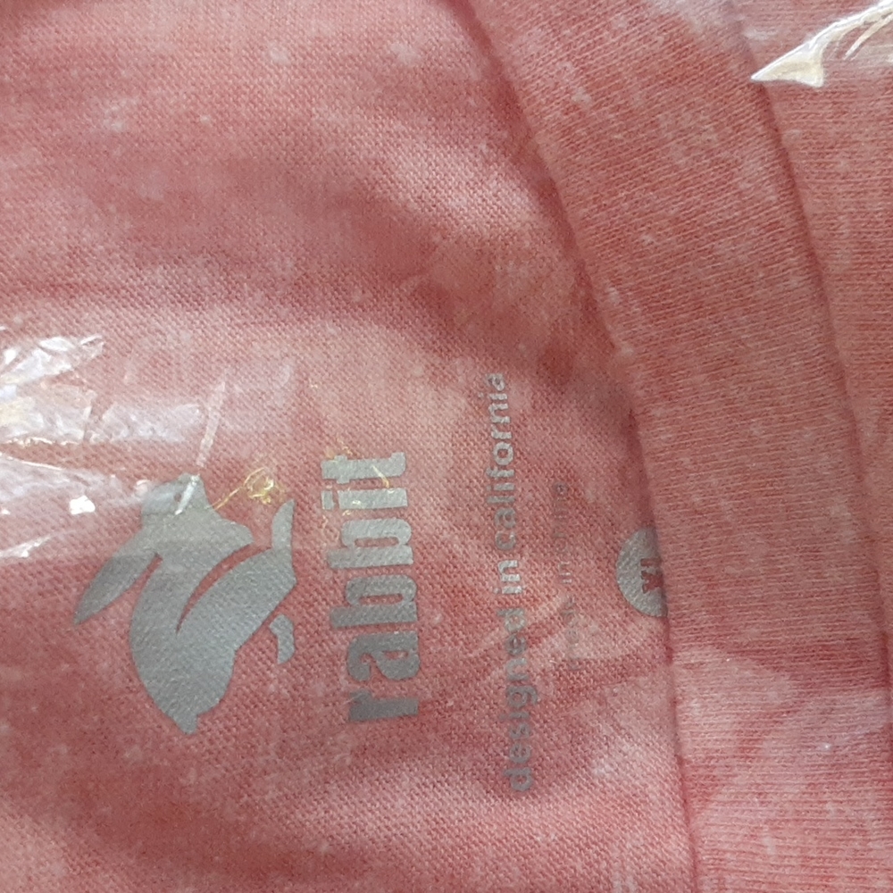 Soft Rabbit Running Salmon Remix tee XL - Picture 4 of 4